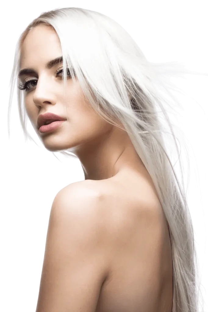 Modelka z długimi srebrnymi włosami – efekt profesjonalnej pielęgnacji i przedłużania włosów